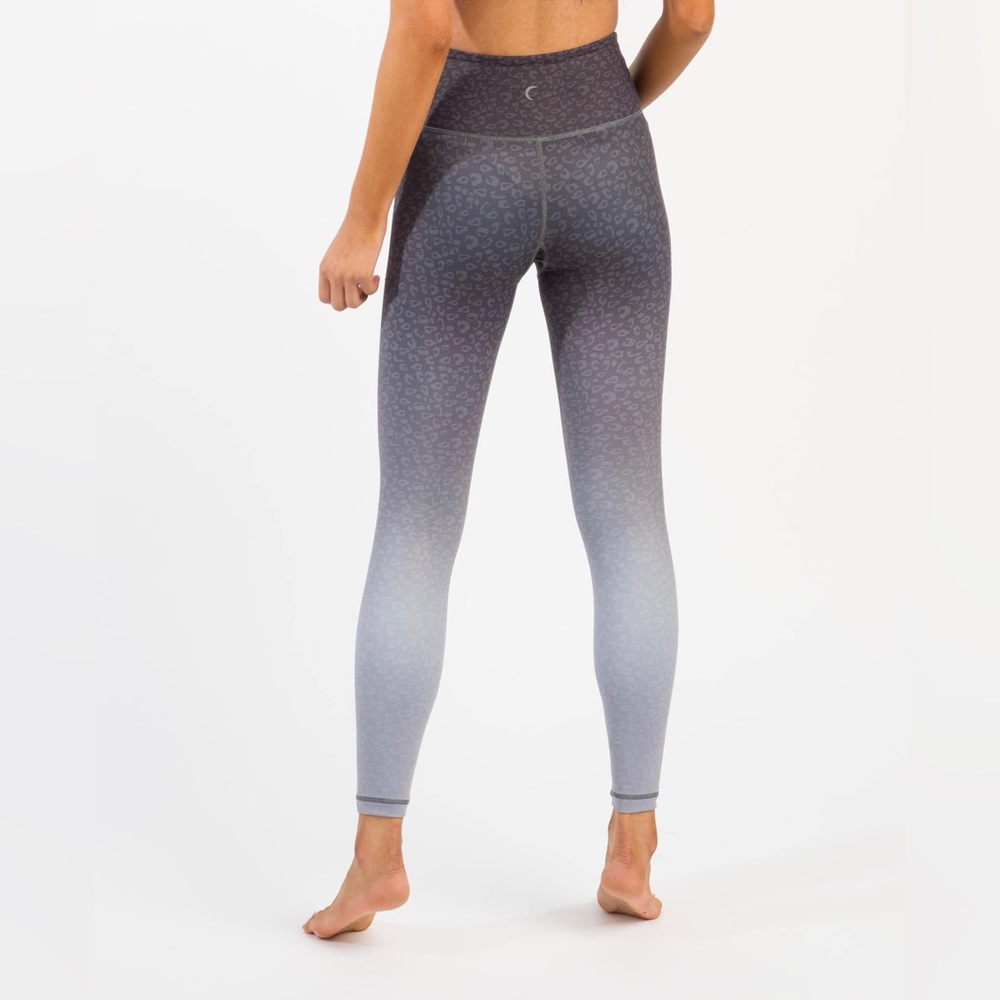 NEW Gray Leopard Ombre Light n Tight Hi-Rise 7/8 24” (6-8) ZYIA 888 - Picture 4 of 16